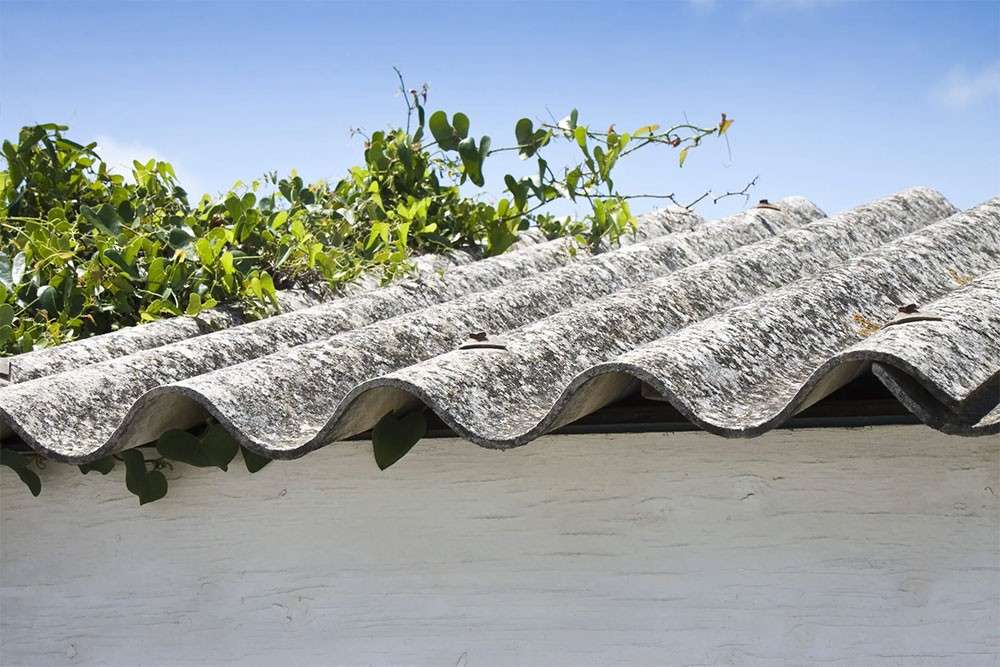 Confinamento locale tecnico con barriere e aspirazione